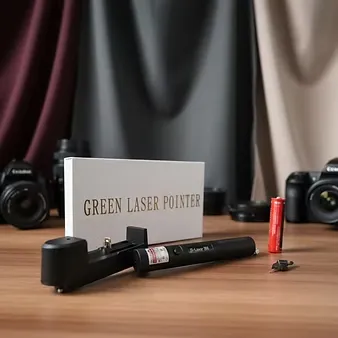 ?? 301 Rechargeable Green Laser Pointer | High Power Long Range Beam